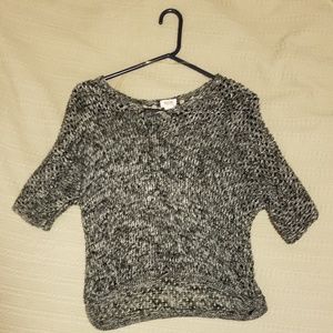 Short sleeve knit sweater